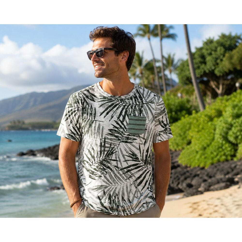 American Rag Unisex Tropical Hawaiian Print White & Green T-Shirt Medium Leaves